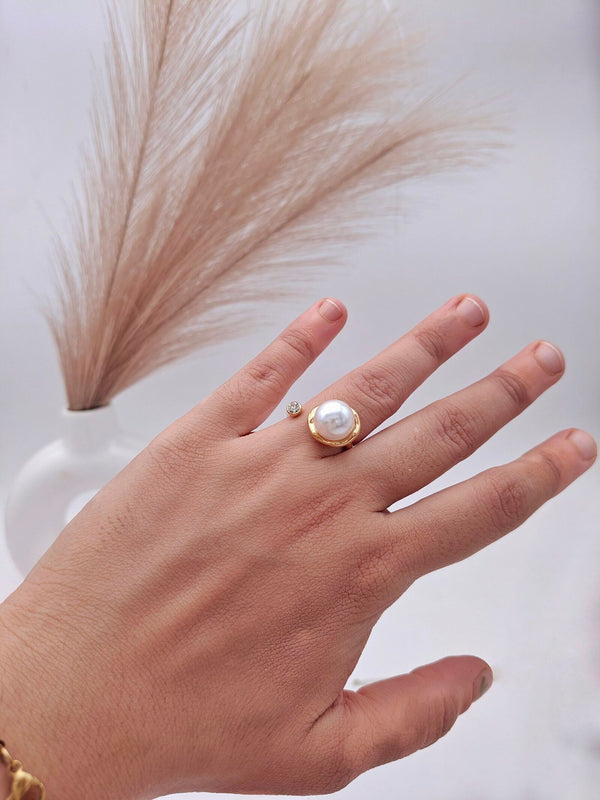 Pearl Hug Ring