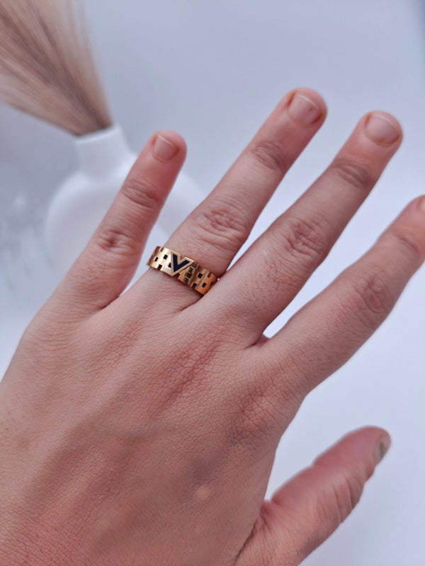 V-Design Ring
